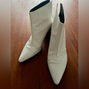 Stella McCartney white ankle booties size 9 (IT 40)